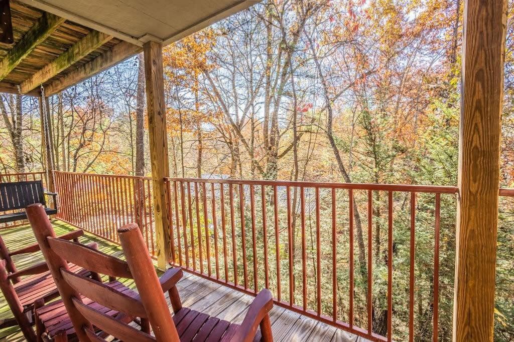 Sasquatch Lodge E Sleeps 13 Gatlinburg Eksteriør billede