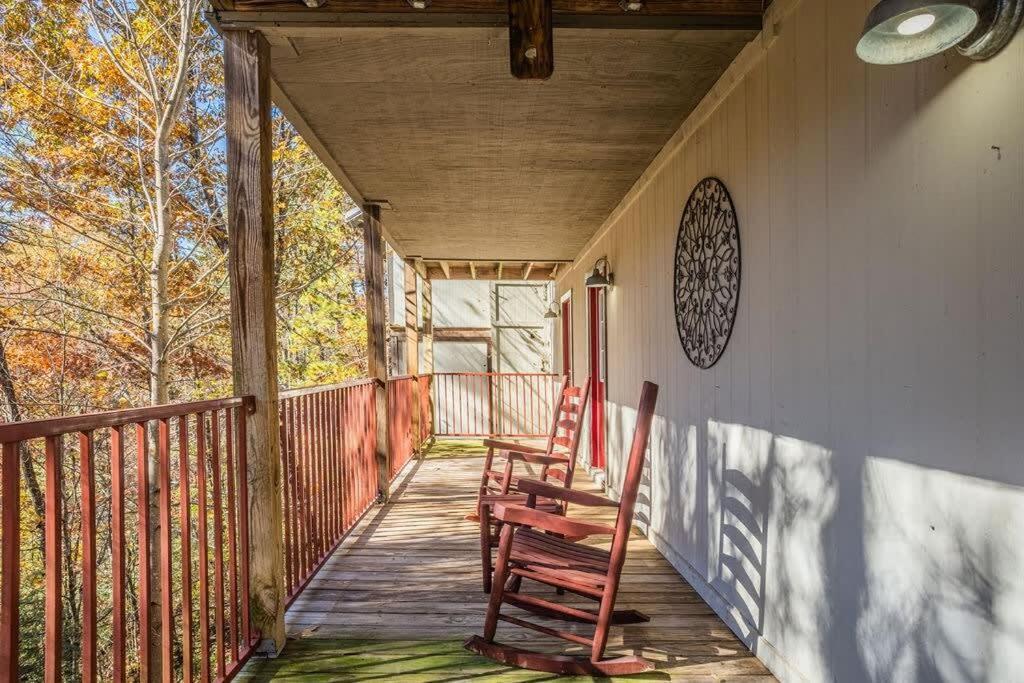 Sasquatch Lodge E Sleeps 13 Gatlinburg Eksteriør billede